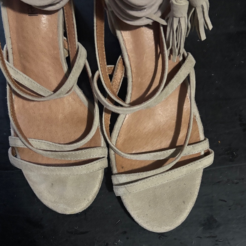 Jeffrey Campbell Taupe Suede Lace-Up Tassel Despina Sandals Size 6.5 - Picture 4 of 9
